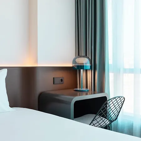 Labtwentytwo Barcelona, A Tribute Portfolio 4* Βαρκελώνη